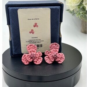 Oscar de la Renta Pink Begonia Rustic Woven Raffia Beaded Flower Clip on Earring